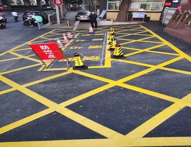 孝感孝感厂区划线，园区停车场划线，车库标识标线